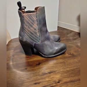 Bed Stu Cobbler Series Distressed Gray leather boots size 8.5